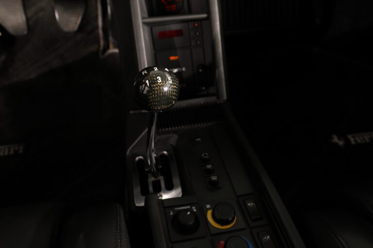 F77A7042